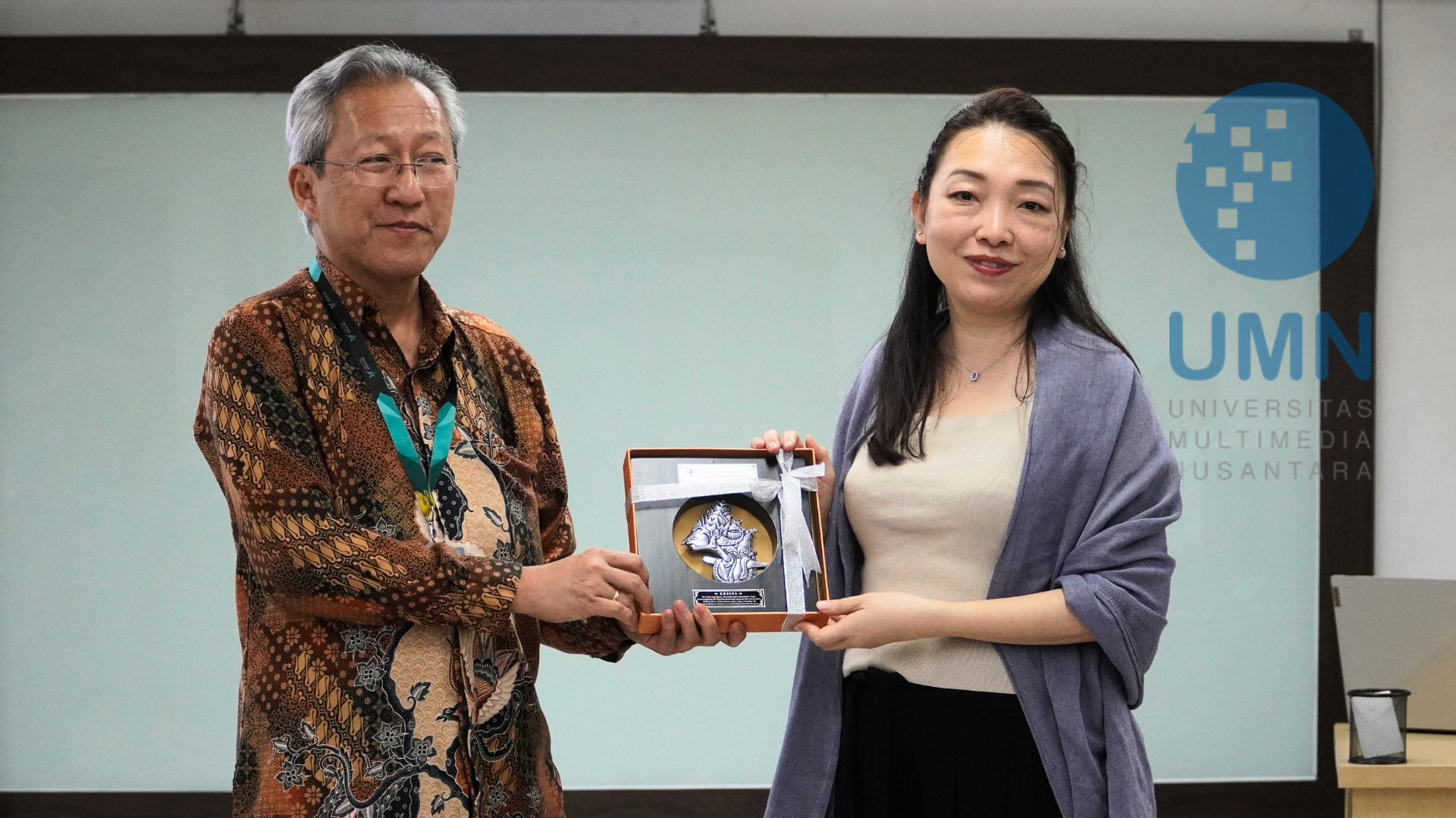 Visiting Professor Dr. Eva Lim UCSI Malaysia ke Universitas Multimedia ...